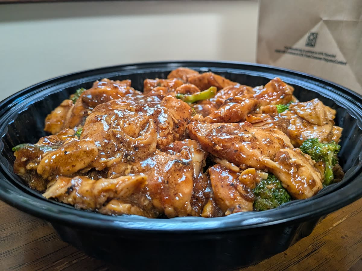 Chicken and broccoli ready to serve